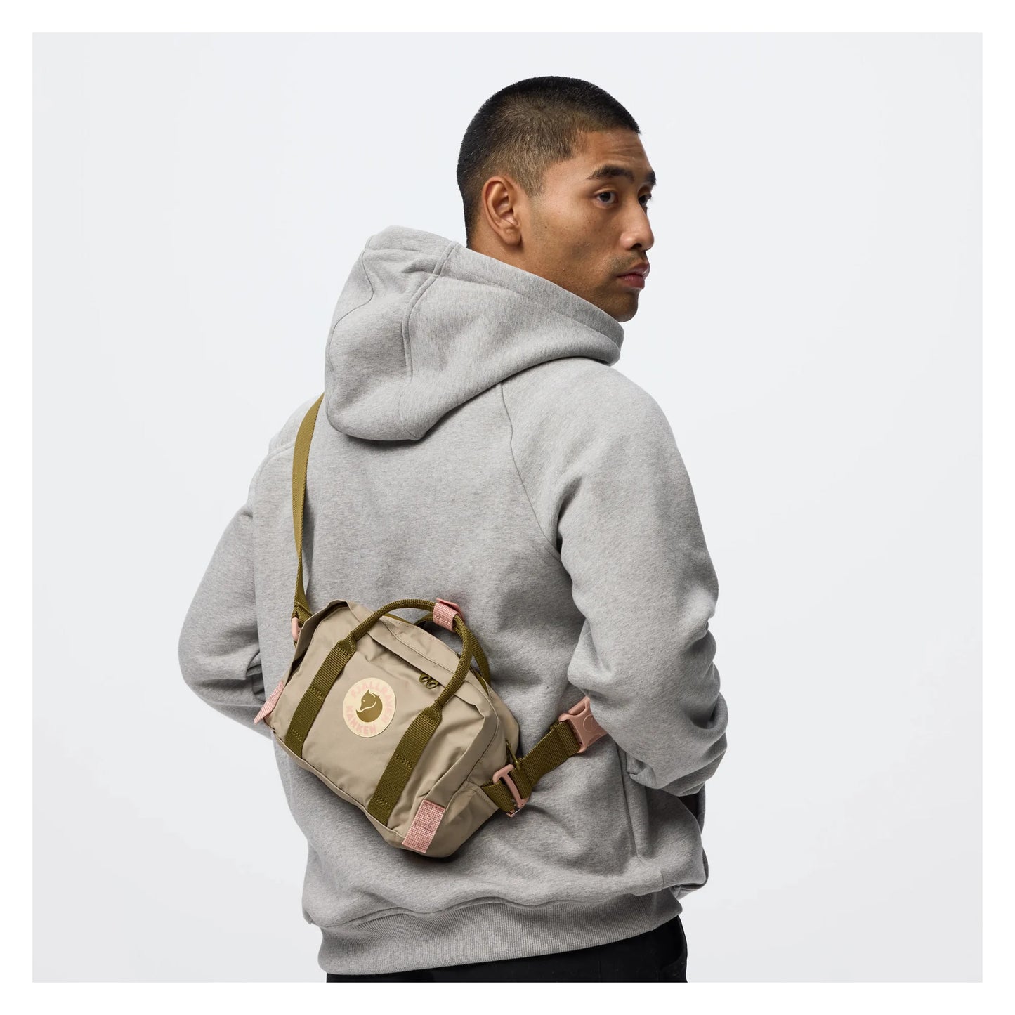 FJÄLLRÄVEN 北極狐【狐狸袋】KÅNKEN KONCEPT CROSSBODY 斜背包  # 23200434
