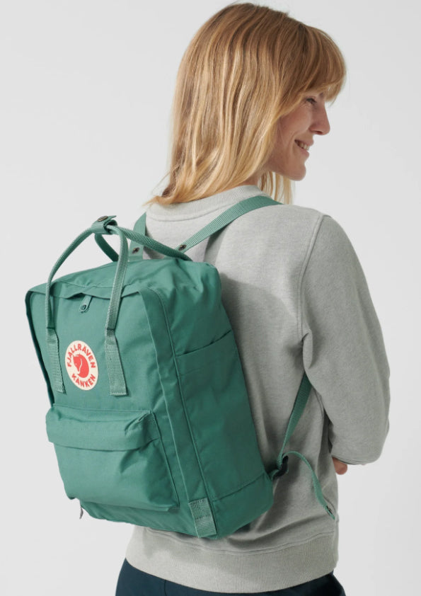 FJÄLLRÄVEN - 瑞典北極狐【狐狸袋】KÅNKEN 16L 背囊 書包 School bag outdoor backpack 23510-667-206 Arctic Green / Spicy Orange