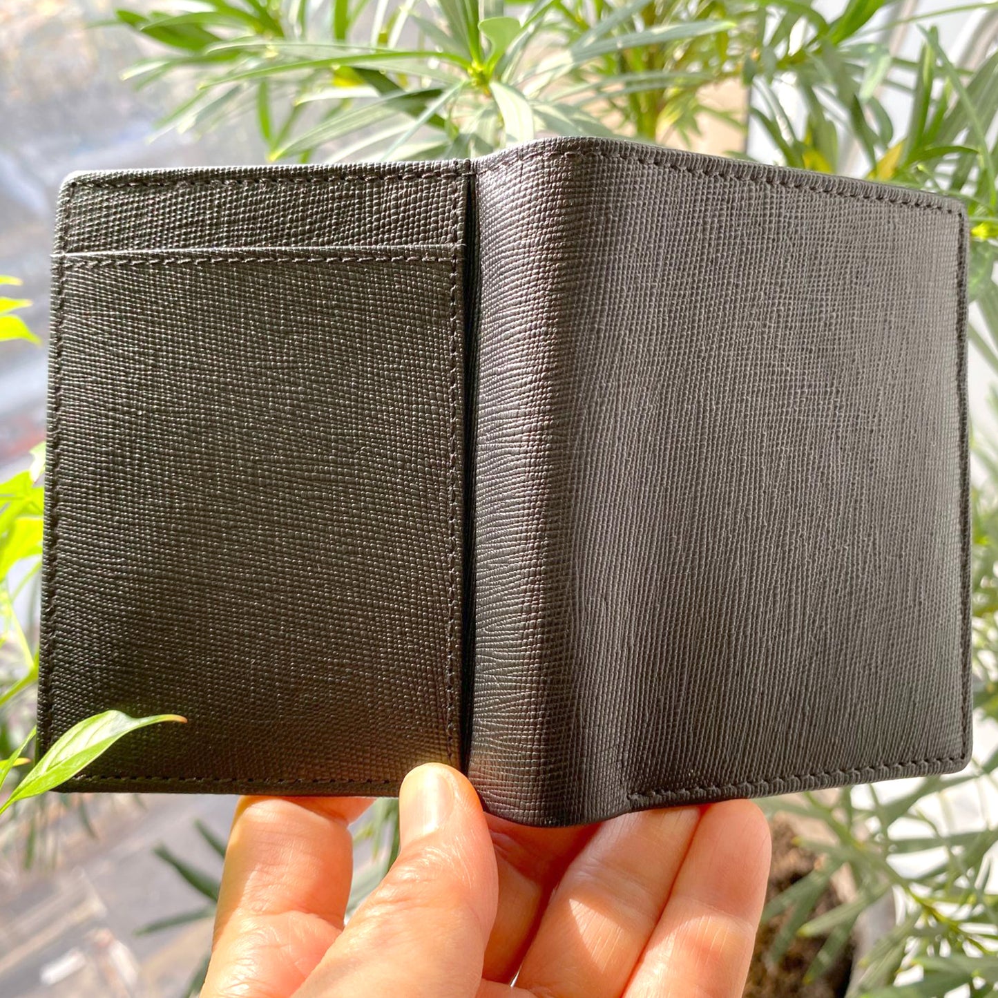 [香港品牌 EBELT] WM 141 RFID  十字壓紋 牛皮  纖巧銀包  SOFFIANO COW LEATHER Mini Wallet