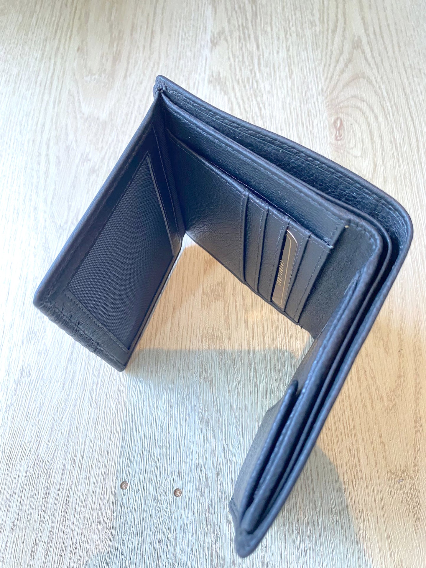 [香港品牌 EBELT] WM 165 RFID 頭層牛皮真皮銀包（多咭位）TOP GRAIN COW LEATHER WALLET