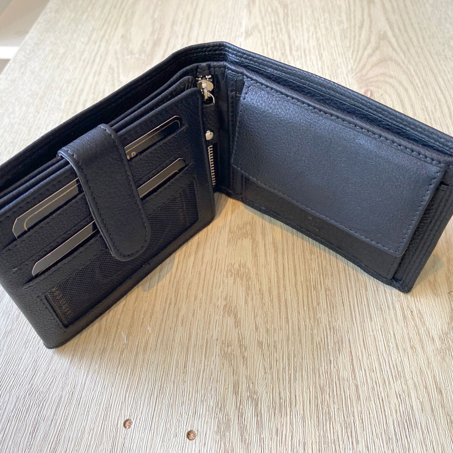 【香港品牌 ebelt】 RFID 頭層牛皮真皮銀包（加大容量）TOP GRAIN COW LEATHER WALLET - WM 166