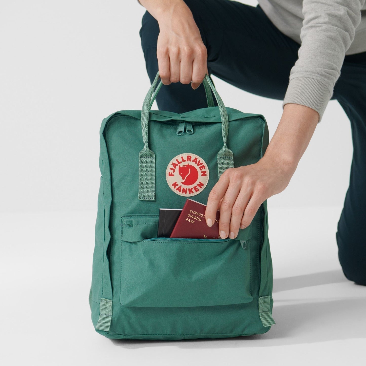 FJÄLLRÄVEN - 瑞典北極狐【狐狸袋】KÅNKEN 16L 背囊 書包 School bag outdoor backpack 23510-667-206 Arctic Green / Spicy Orange