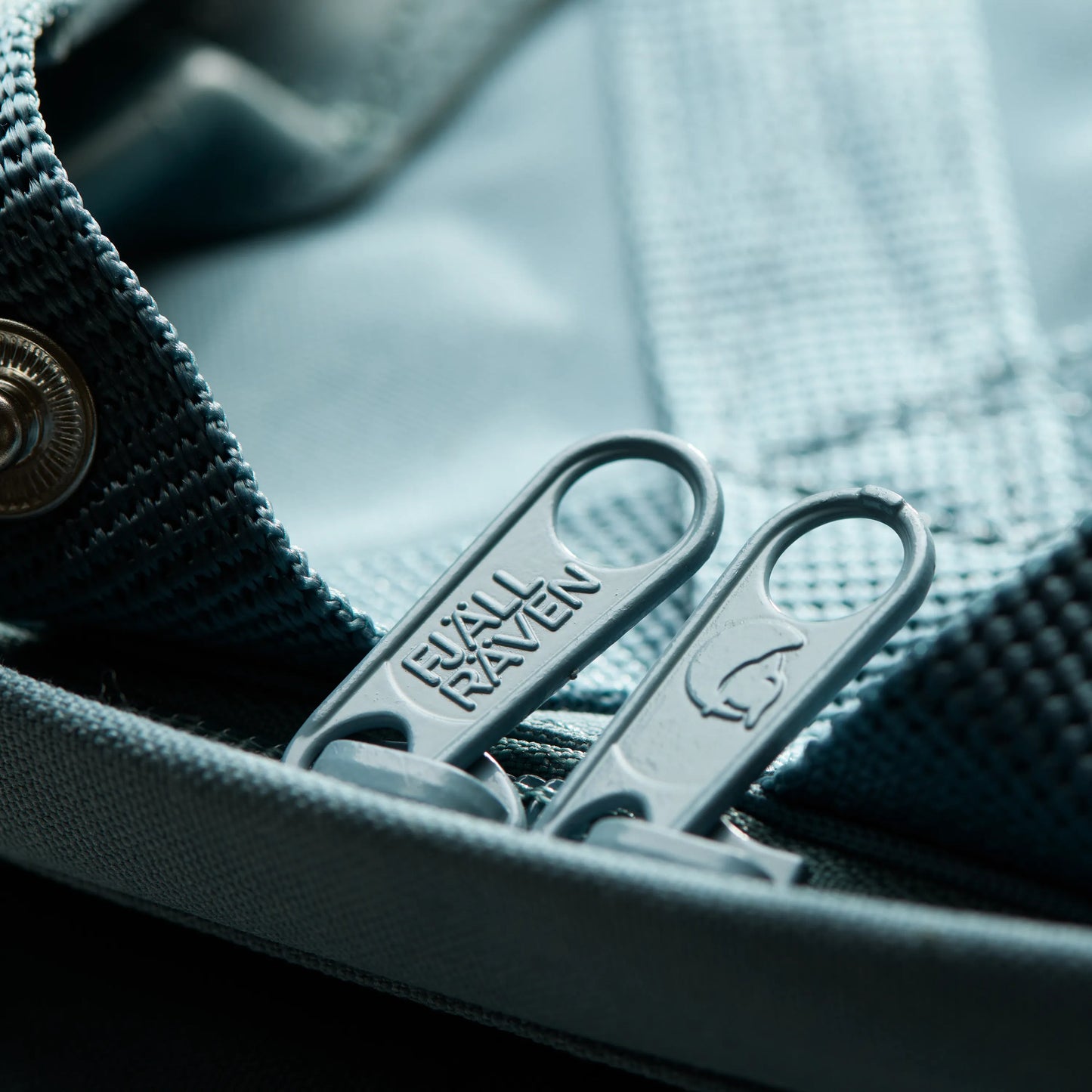 FJÄLLRÄVEN 北極狐【狐狸袋】KÅNKEN NO. 2 LAPTOP 15 皮手挽背囊 #23803