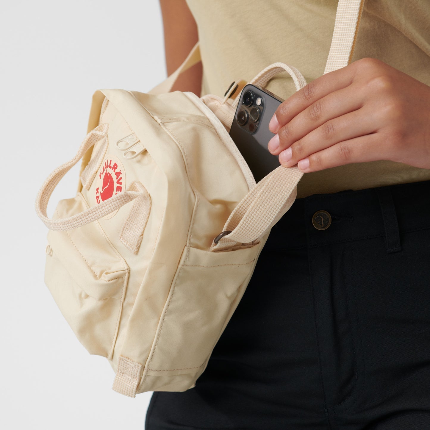 FJÄLLRÄVEN KÅNKEN [狐狸袋] 斜孭袋Sling Cross Shoulder Bag - Peach Sand 23797-241