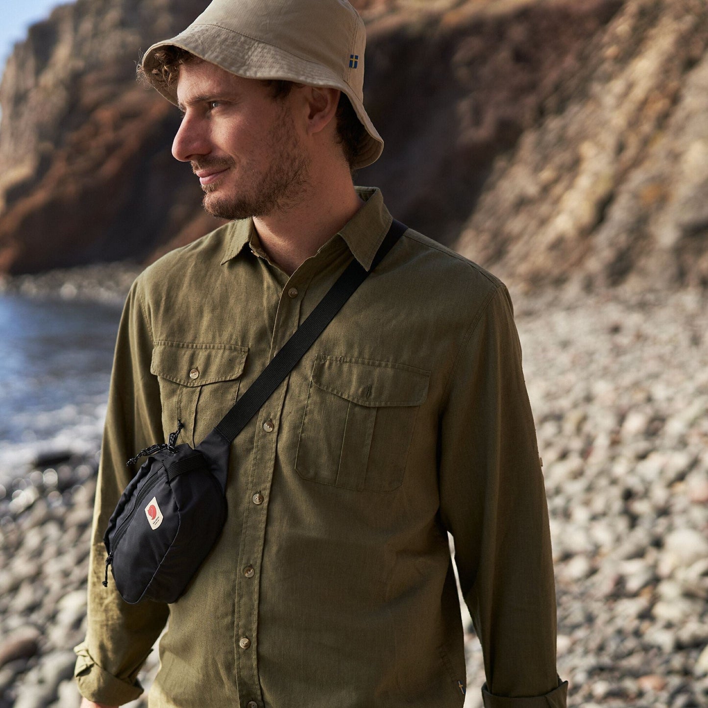FJÄLLRÄVEN【狐狸袋】HIGH COAST HIP PACK 斜揹袋腰包 23223-221 CLAY