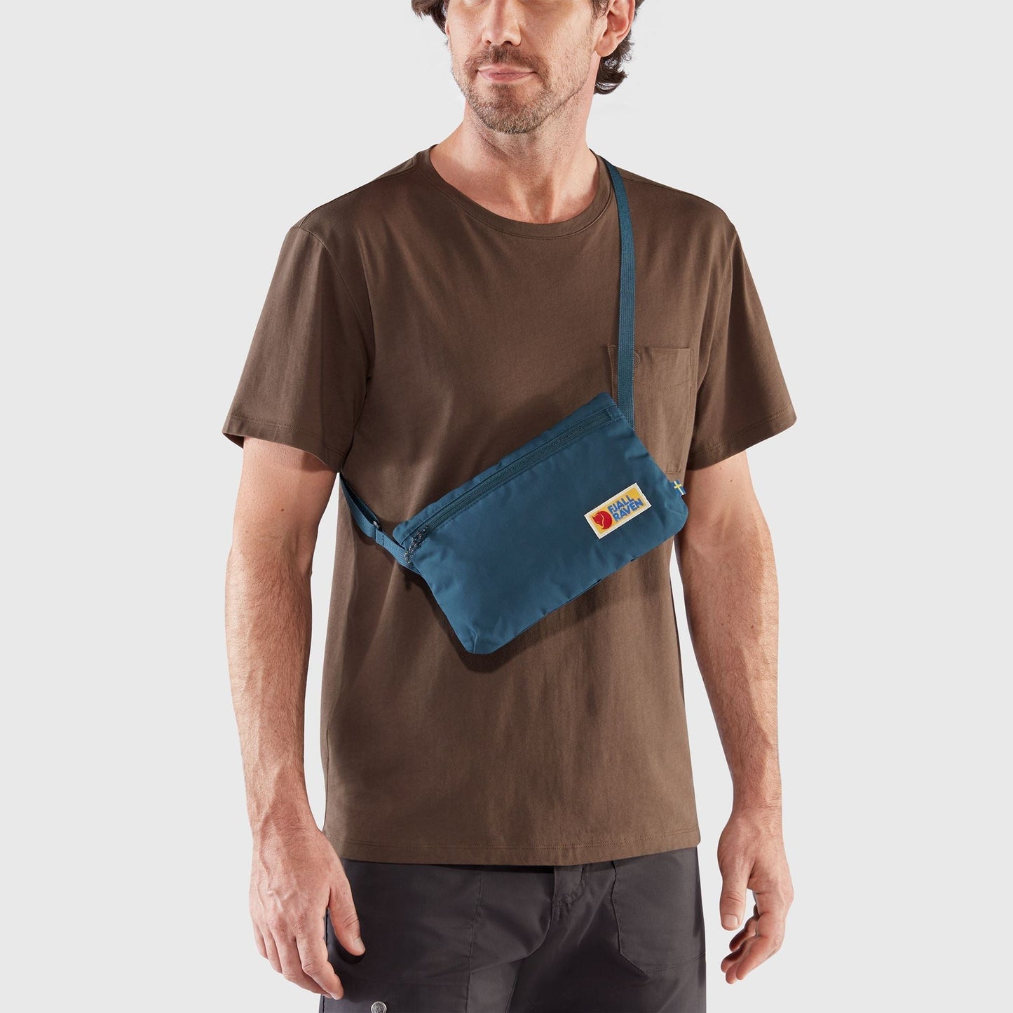 FJÄLLRÄVEN [狐狸袋] Vardag Pocket 斜揹包  27248-050 BASALT