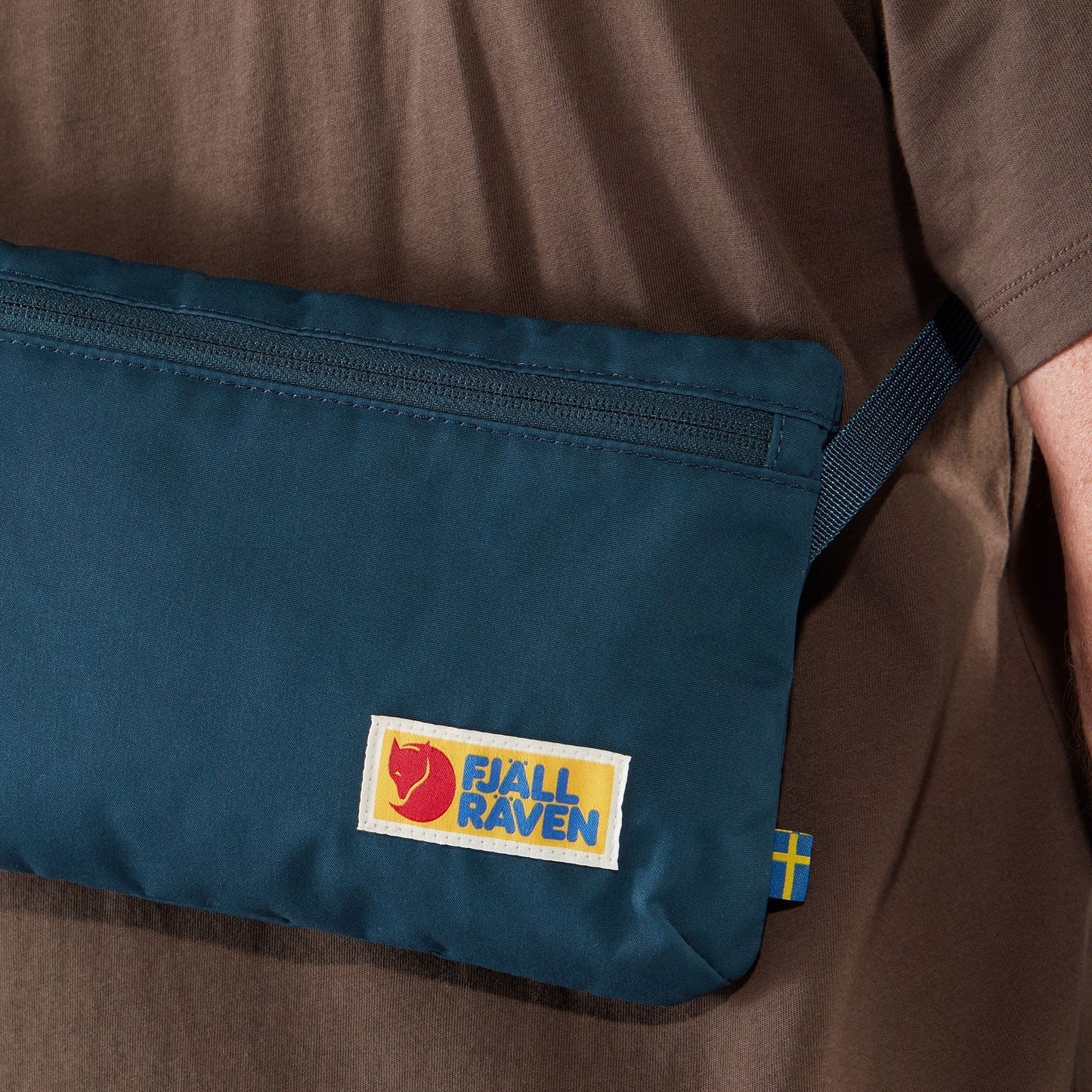 FJÄLLRÄVEN [狐狸袋] Vardag Pocket 斜揹包 - Desert Brown 27248-242